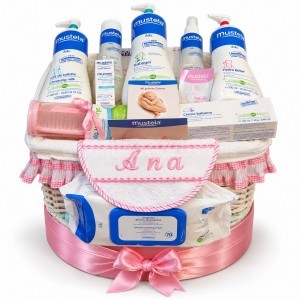 Canastilla Mustela con base lazada de pa�ales dodot